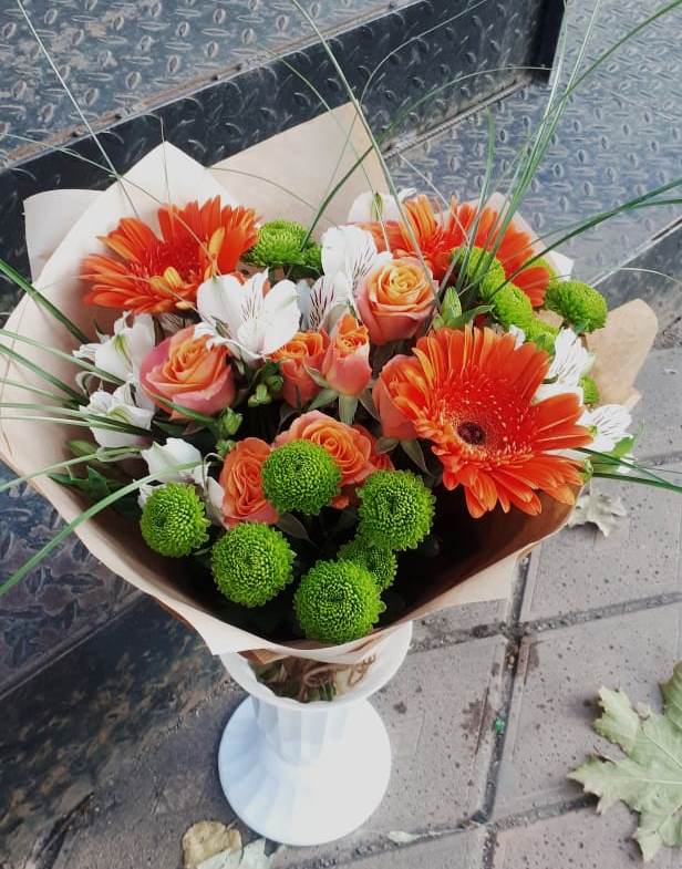 Букет цветов из: Герберы, Хризантемы, Альстромерии и Розы в Дмитрове