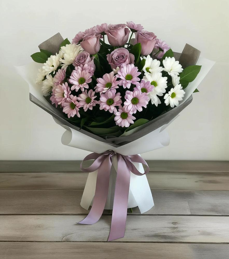 Букет цветов из: Хризантемы и Розы в Дмитрове