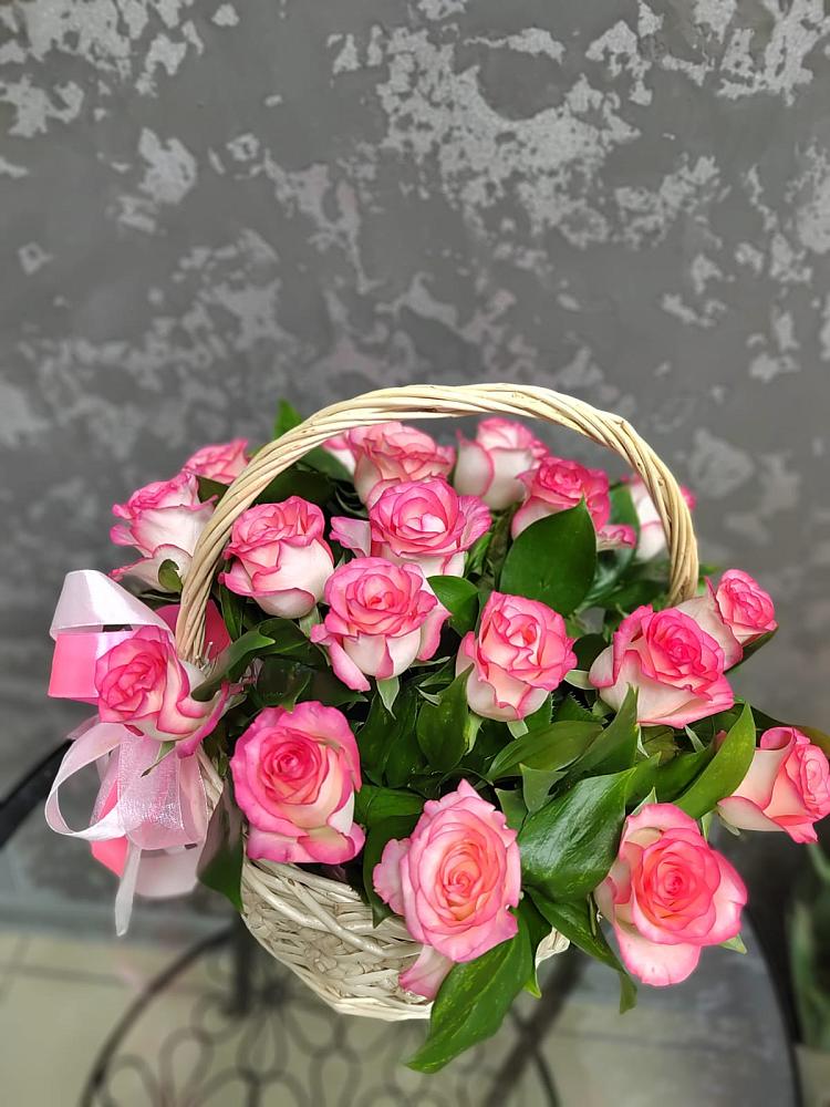 Цветочная композиция из Розы в корзине в Дмитрове