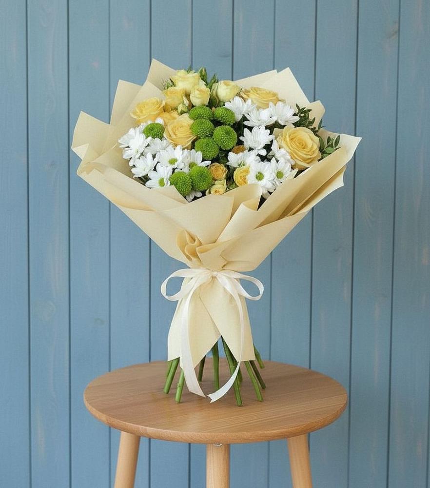 Букет цветов из: Хризантемы и Розы в Дмитрове