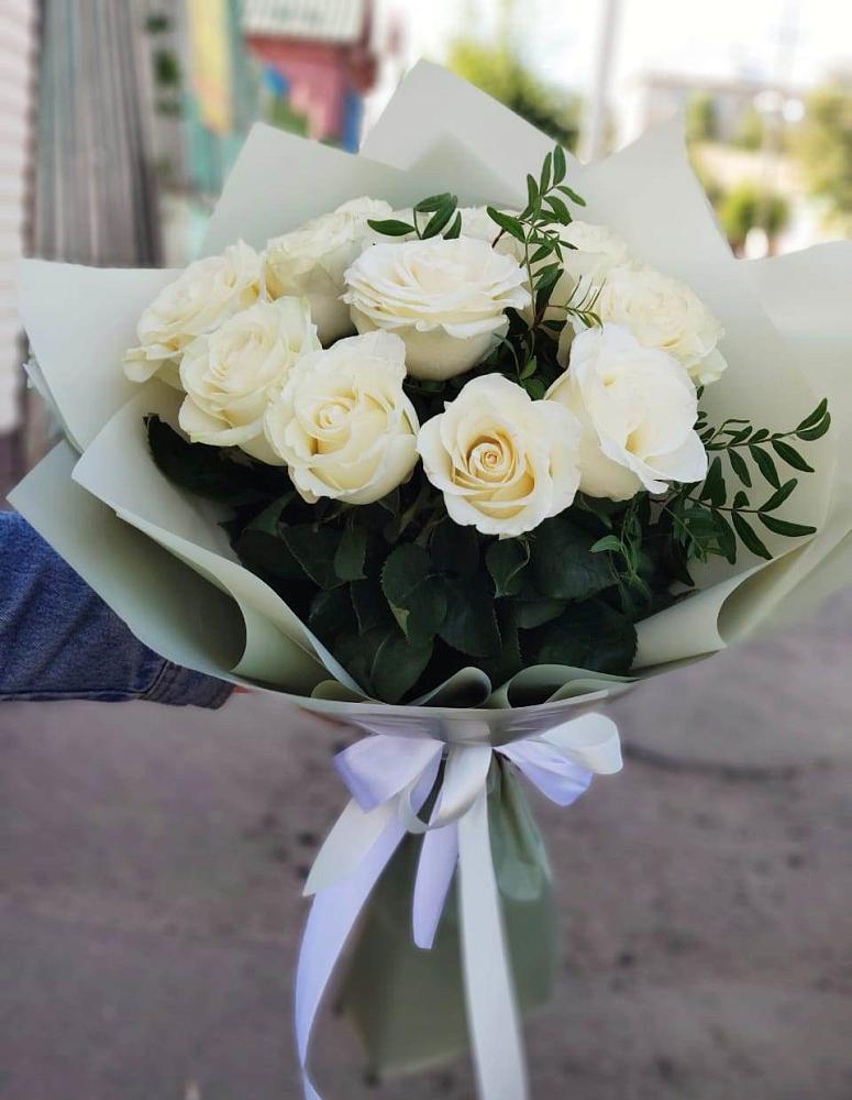 Букет Белые розы Проуд в Дмитрове