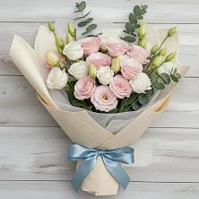 Букет цветов из:  Лизиантусы в Дмитрове