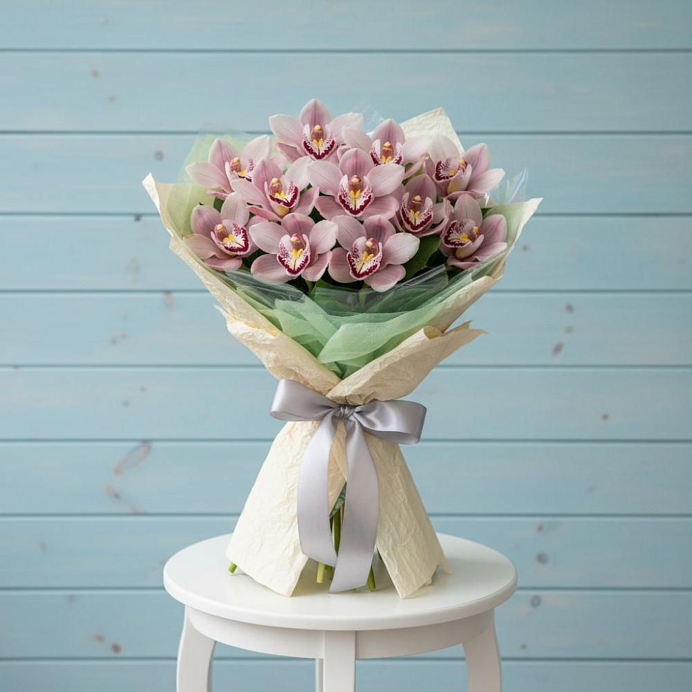 Букет цветов из: Орхидеи и Розы в Дмитрове