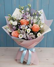 Букет цветов из:  Лизиантусы, Розы, Альстромерии и Гипсофила в Дмитрове