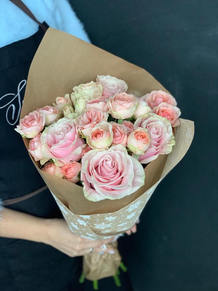 Букет цветов из: Хризантемы и Розы в Дмитрове