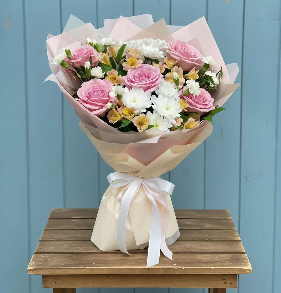 Букет цветов из: Гвоздики, Орхидеи и Розы в Дмитрове