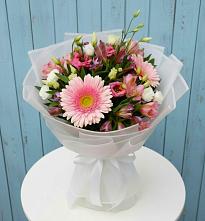 Букет цветов из:  Герберы, Альстромерии и Лизиантусы в Дмитрове