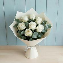 Букет Белые розы в Эвкалипте в Дмитрове