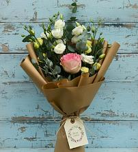 Букет цветов из:  Розы и Лизиантусы в Дмитрове